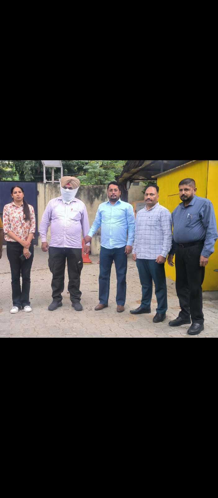 10000 ਰੁਪਏ ਰਿਸ਼ਵਤ ਲੈਂਦਾ ਨਾਇਬ ਕੋਰਟ ਵਿਜੀਲੈਂਸ ਬਿਊਰੋ ਵੱਲੋਂ ਰੰਗੇ ਹੱਥੀਂ ਕਾਬੂ